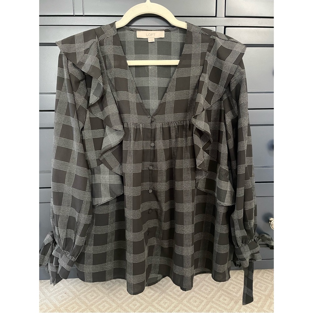 LOFT blouse size M